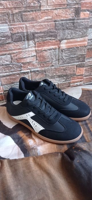 Buty sportowe 39-25 cm