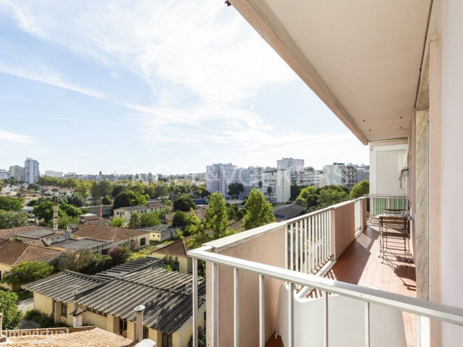 Excelente apartamento T3 em Benfica para arrendamento
