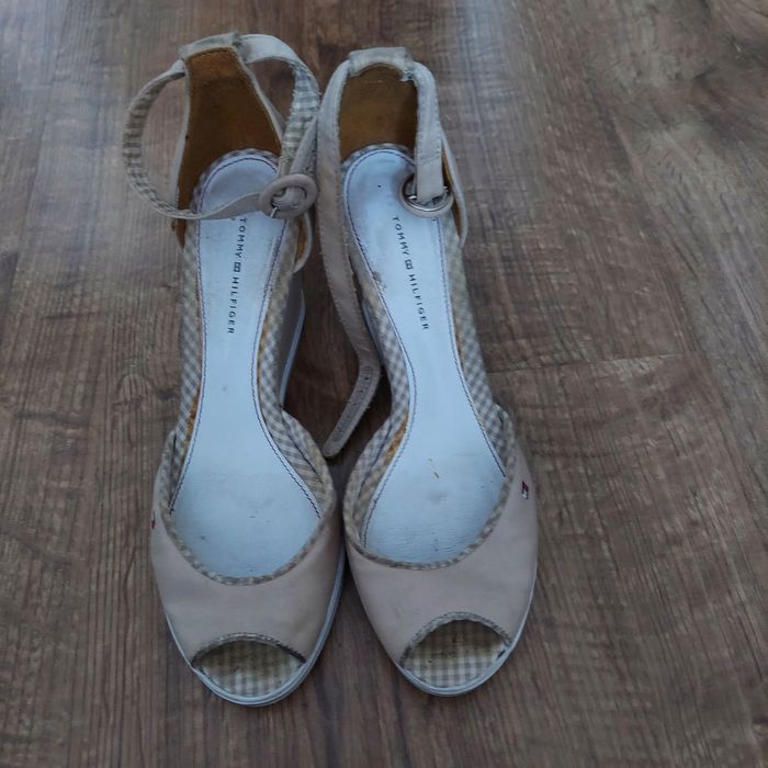 Buty letnie TOMMY HILFIGER 39