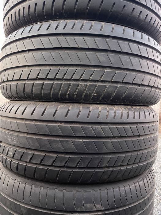 245/50R19 Bridgestone-4шт Лето 21год