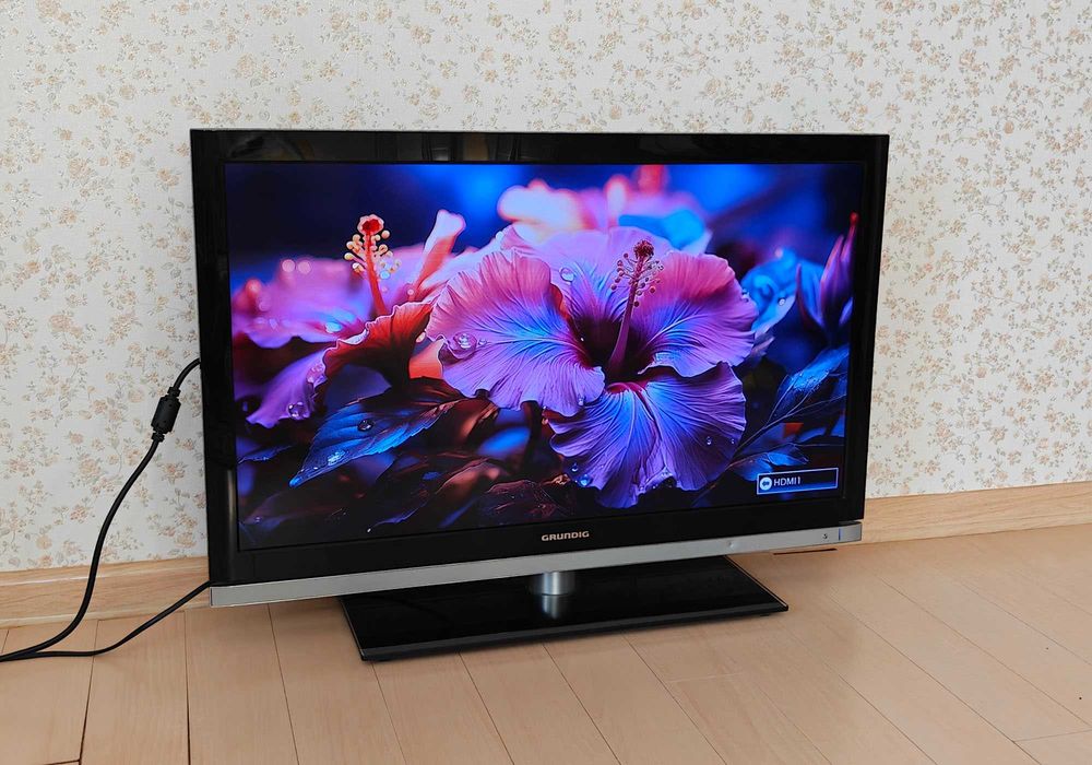 Телевізор Grundig 32 CLE 8235 (32" LED Full HD / HDMI / USB)