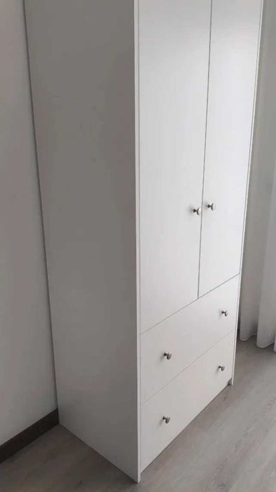 Roupeiro pequeno infantil para criança com gavetas