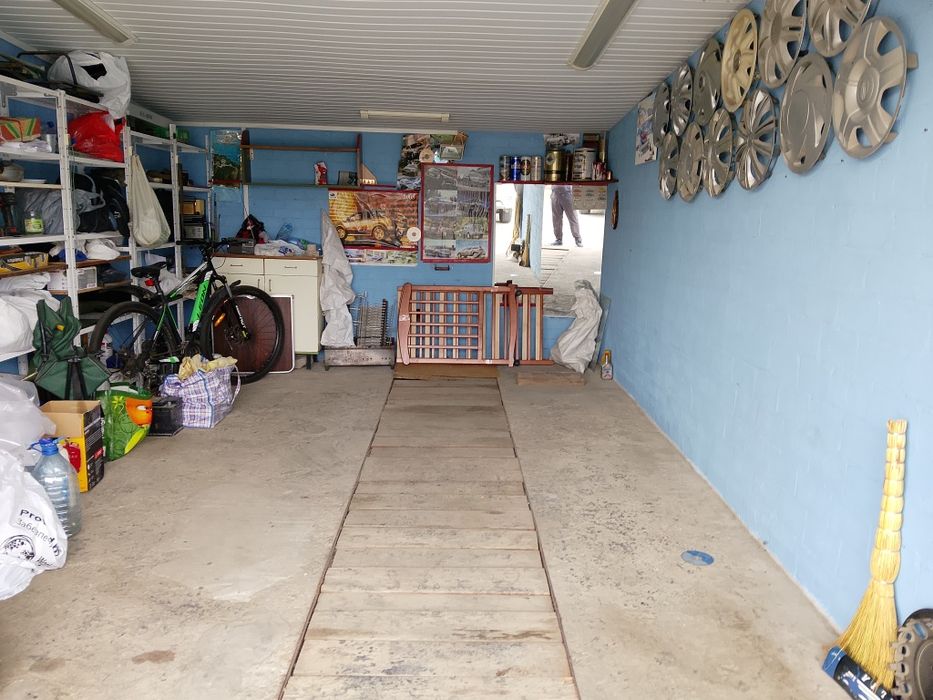 Продам гараж на песках