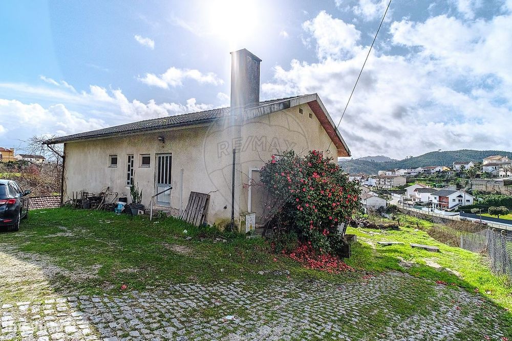 Moradia T4 para venda