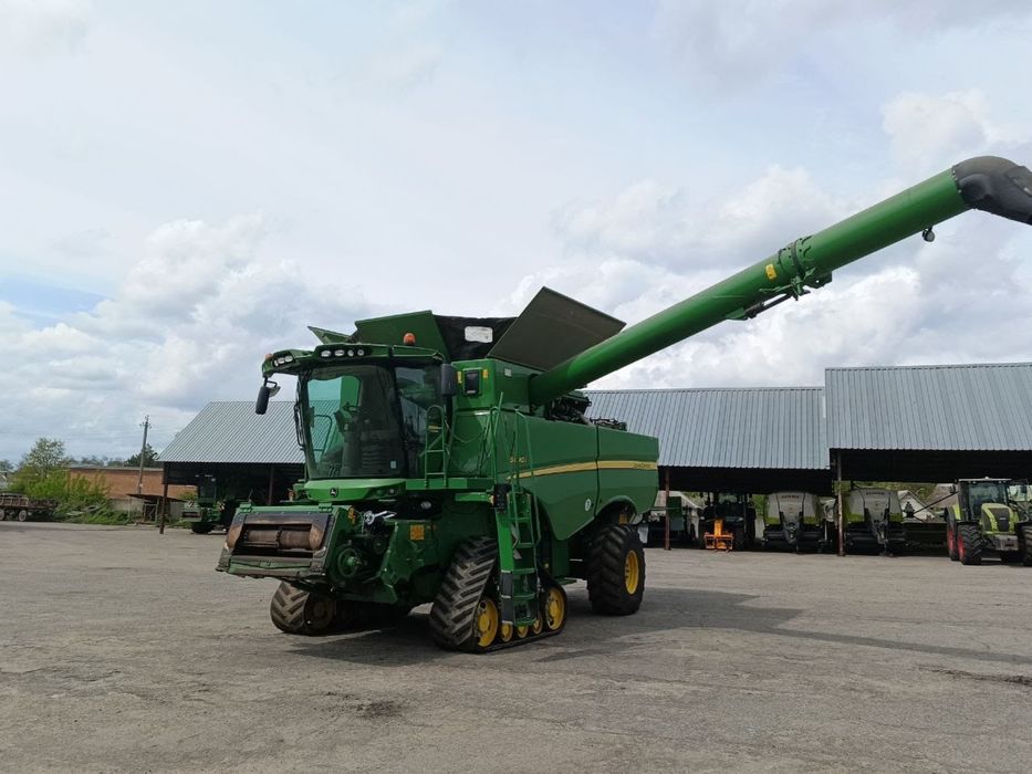 Комбайн John Deere S690i Продаж
