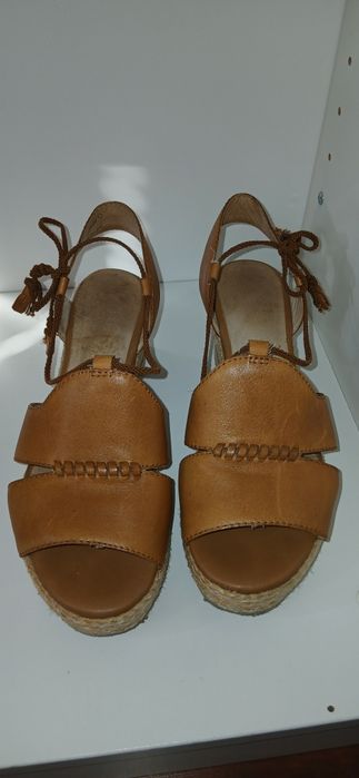 Sprzedam   buty  damskie