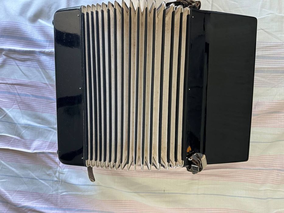 Акордеон Weltmeister Stella