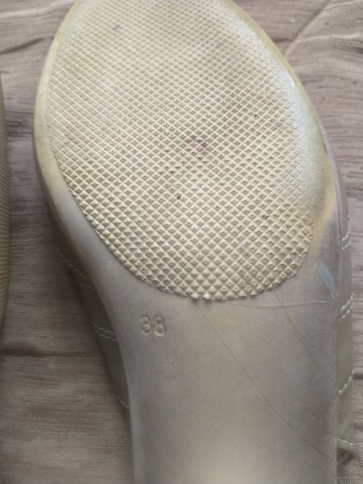 Sprzedam skórzane sandały