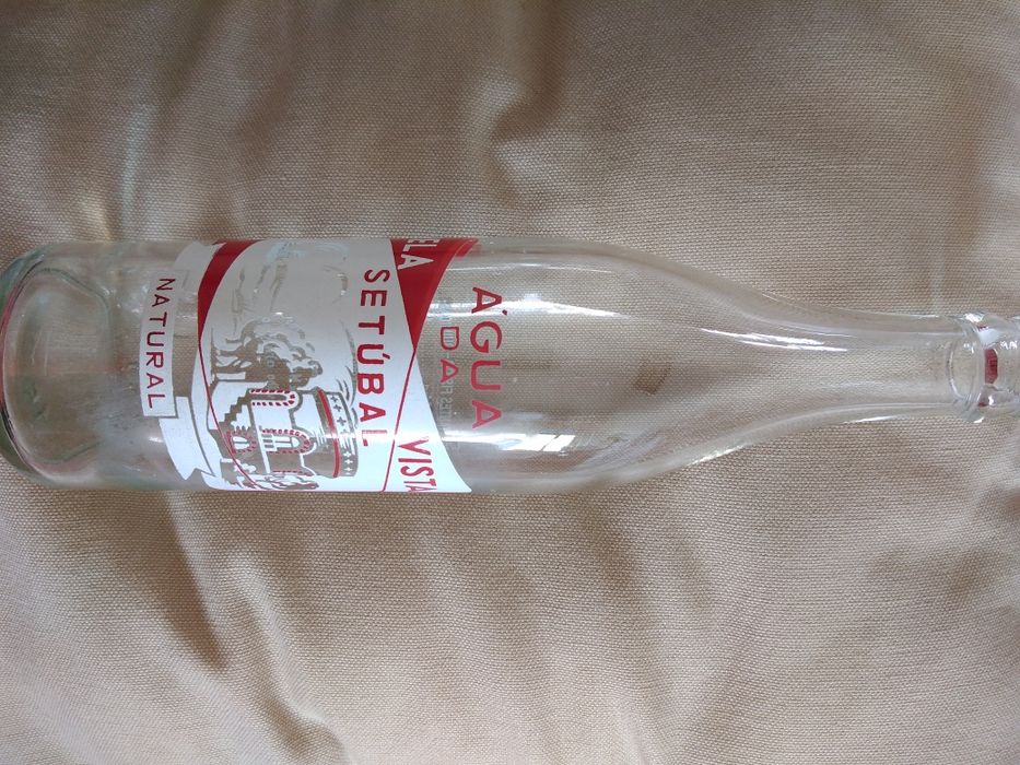 Garrafas de bebida antigas