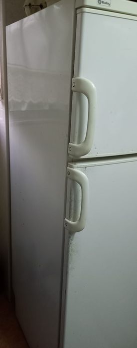 Working refrigerator502968964980428801