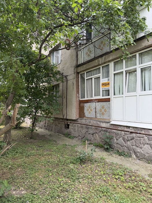 Продаж квартири під комерцію Коновальця