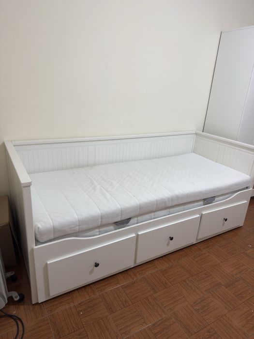 Cama IKEA. c/ colchão