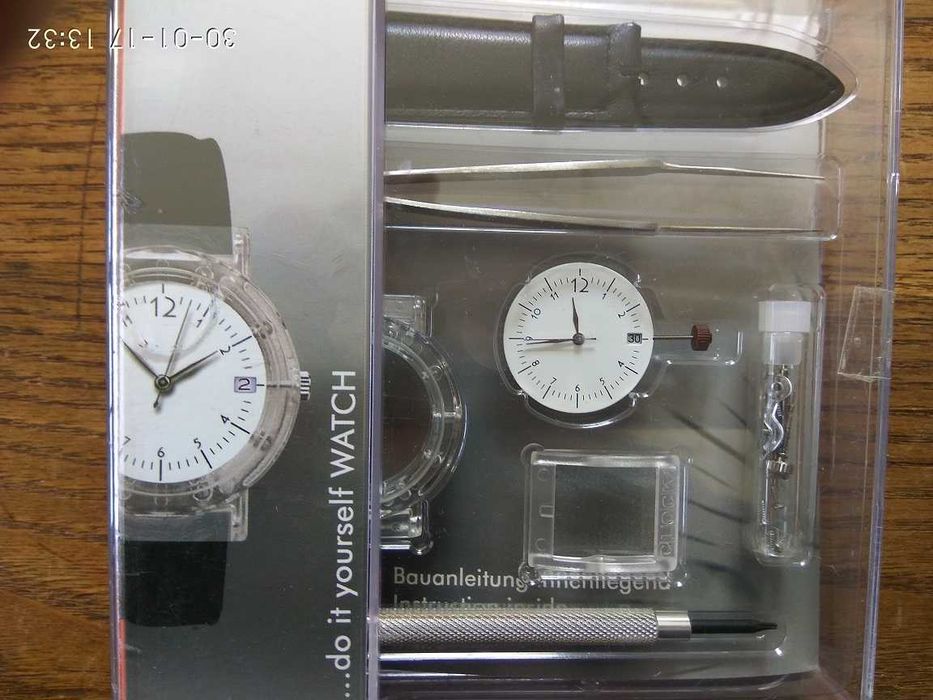 Relógio tipo swatch para montar. Já só há 8 modelos  8 modelos.