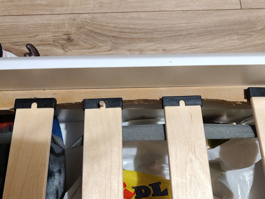 Łóżko dziecięce białe uszkodzone