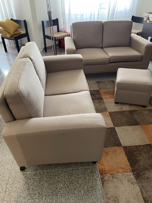 Conjunto 2 sofas e puff