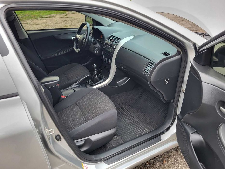 Продаж Toyota Corolla