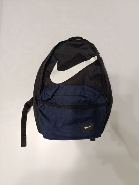 Оригінальний рюкзак Nike Classic (чорний / темно-синій)
