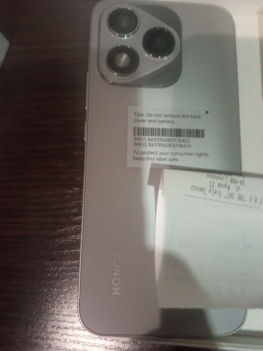 Nowy nie włączony Honor 400