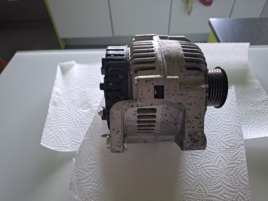 Alternador automóvel