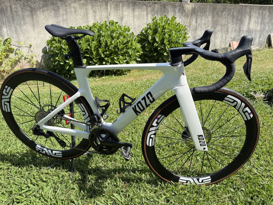 Bicicleta estrada Carbono Kozo Di2