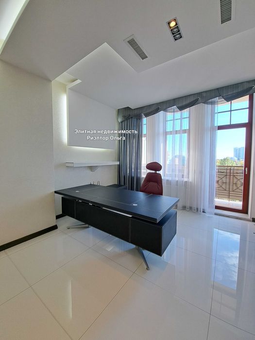 4-х спальн. ЖК "Корона Новой Аркадии /ул. Генуэзская/ Свет есть всегда