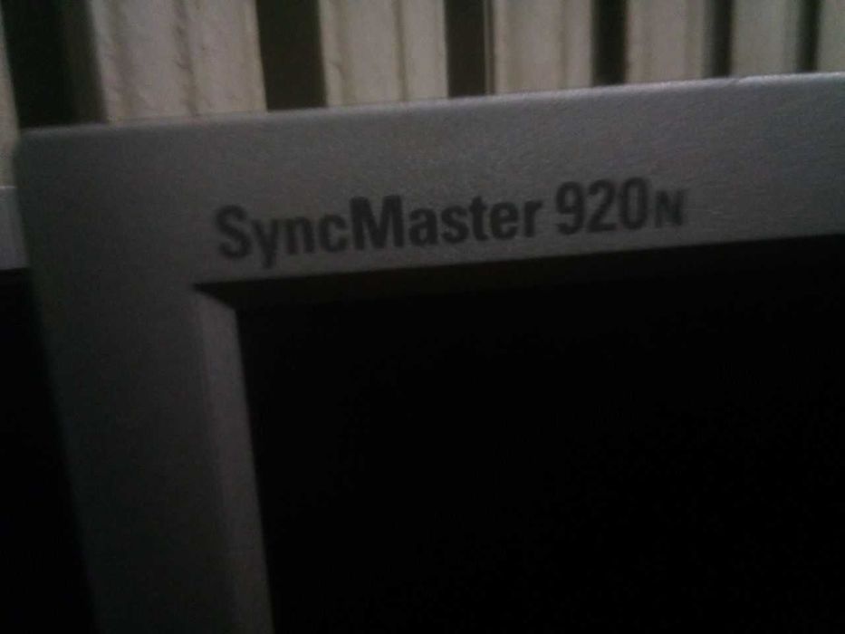 Продам монітори поштучно