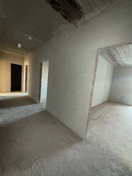 Продаж видової 3кім квартири біля озера, переоформлення в подарунок_AI