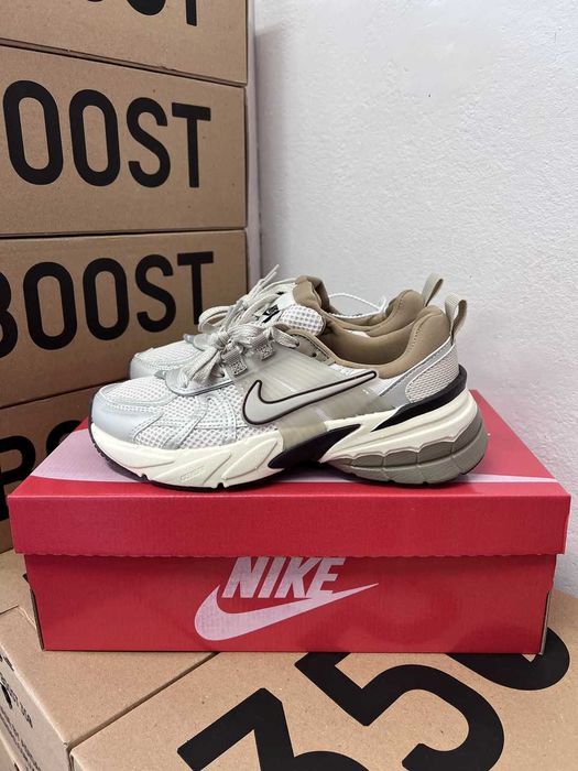 Nike V2K Runtekk оригинал женские кроссовки найк Стильні кросівки
