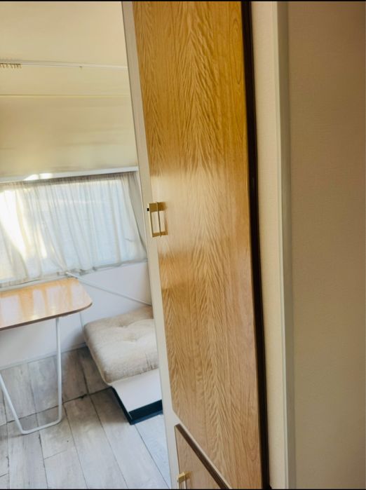 Roulote com cama de casal