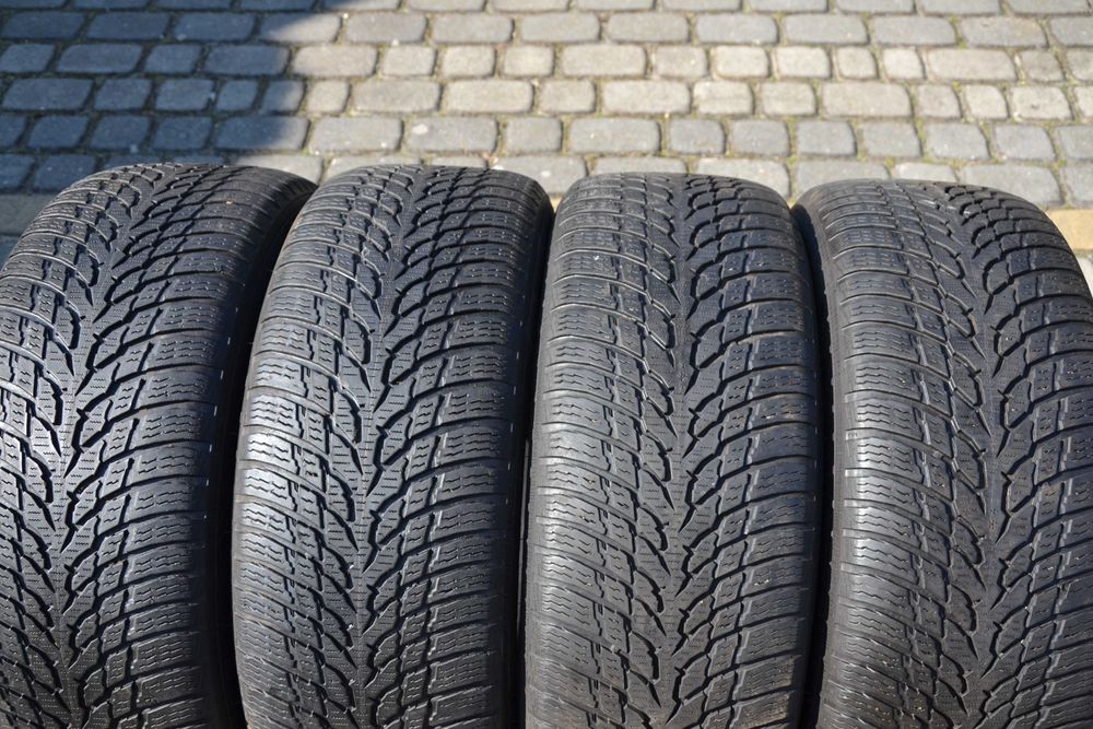 225/55R17 Nokian Tyres Opony Zima Bez Napraw 137