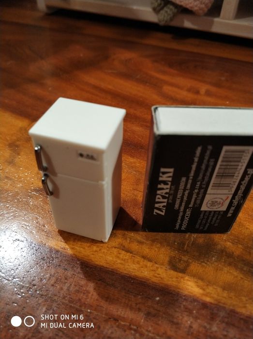 Domek dla lalek - mini lodówka