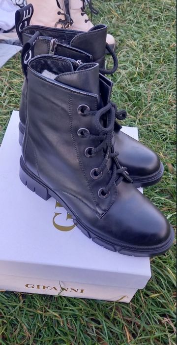 Продам зимні ботінки