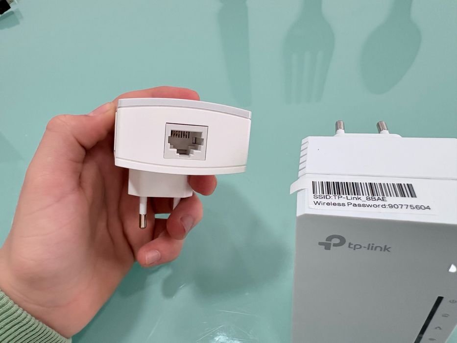 TP-Link AV600 TL-WPA4220 Powerline WiFi Kit [94]