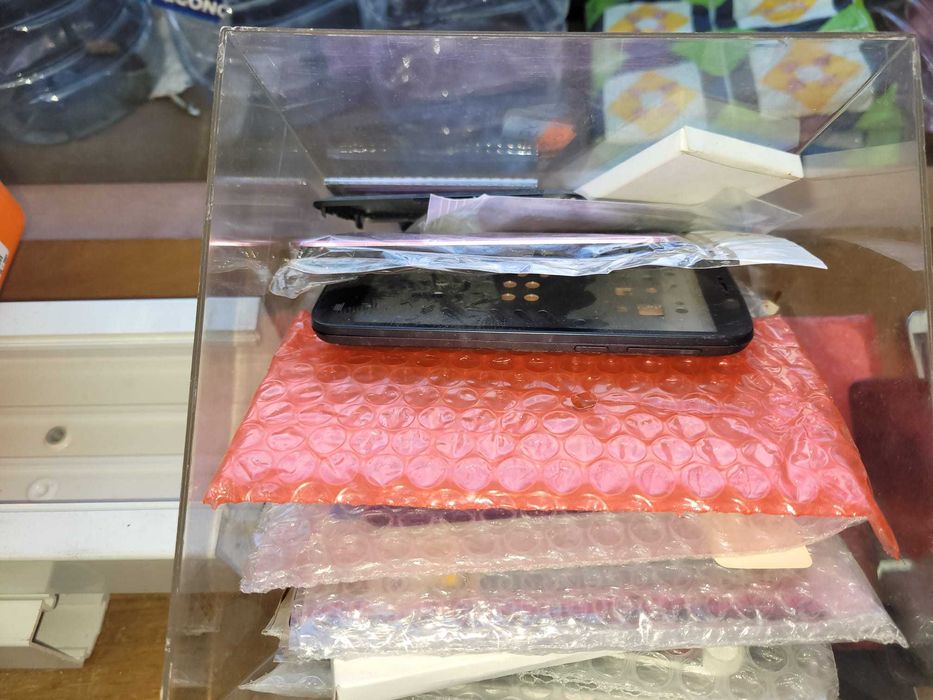 Peças para telemóveis e tablets.