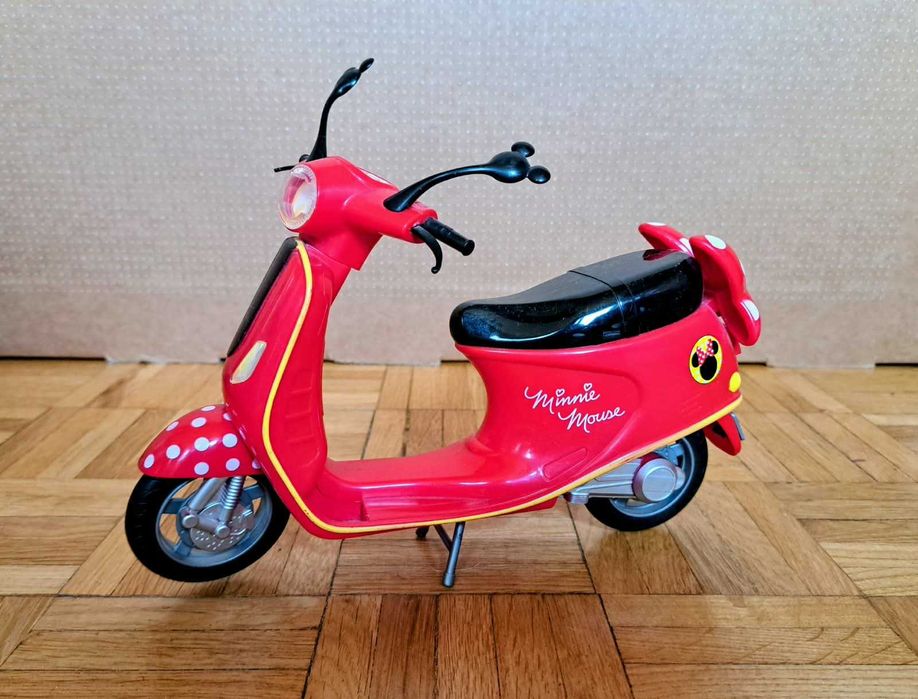 Skuter dla lalki Barbie, myszka Minnie.