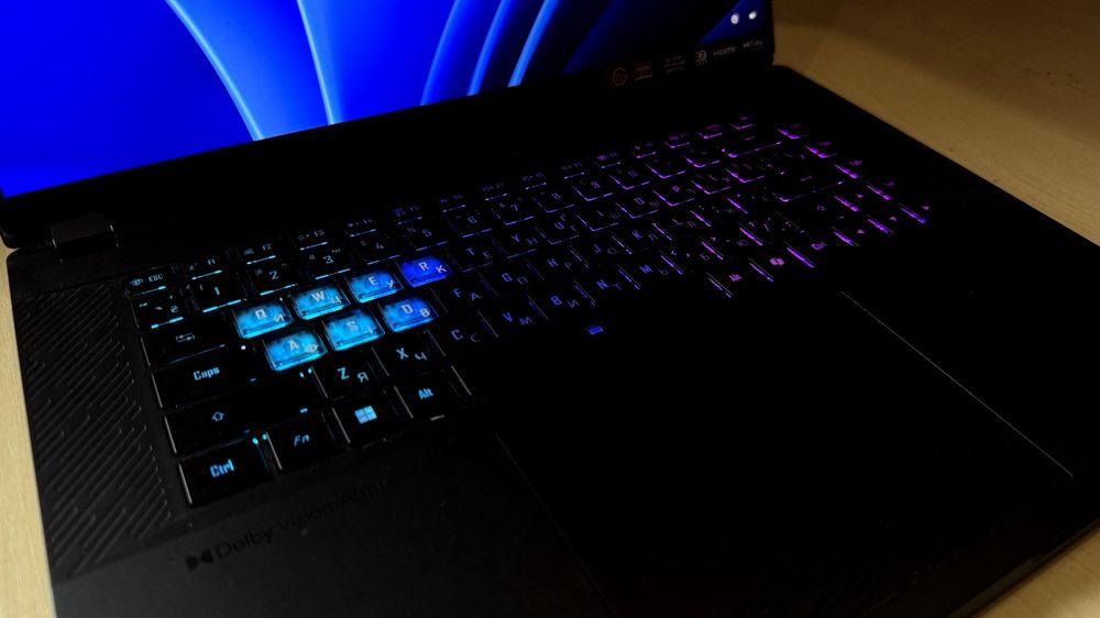 Ноутбук Gigabyte Aorus / RTX 4060 / i7-13650HX / DDR 5 / 2560×1600