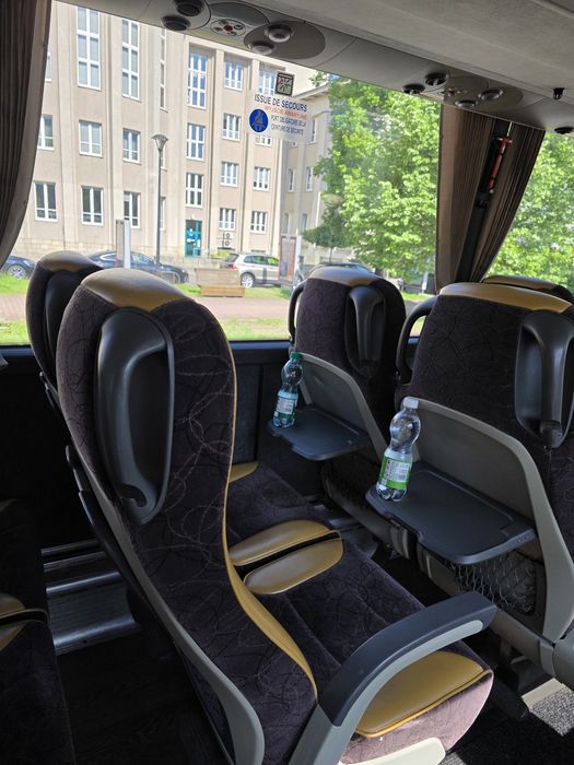 Wynajem autokarów oraz busów, licencjonowany przewóz osób
