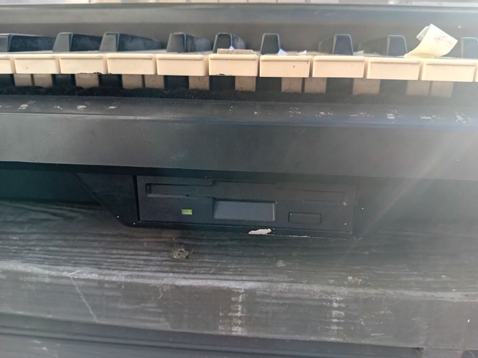 Keyboard Yamaha PSR-640 + Stacja dysków – Sprawny, przetestowany!