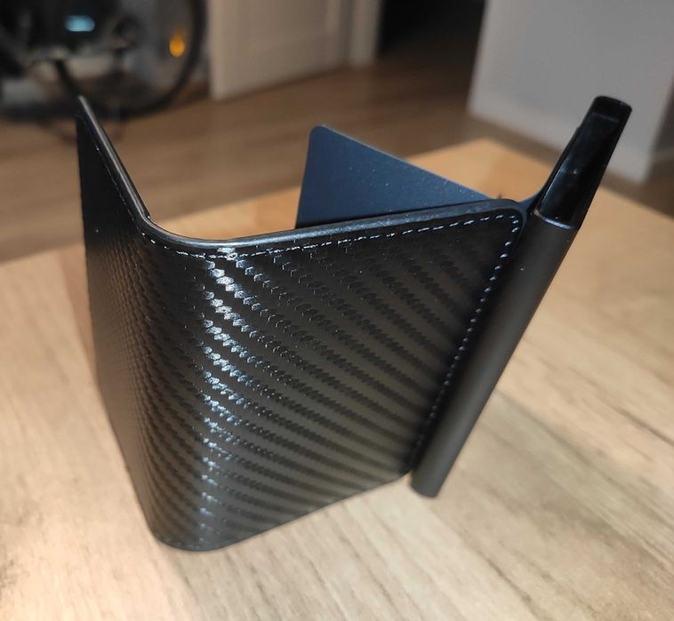 Portfel elegancki antykradzieżowych rfid carbon black