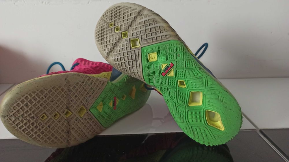 Buty Nike Lebron 18 "LA By Night" rozmiar 42