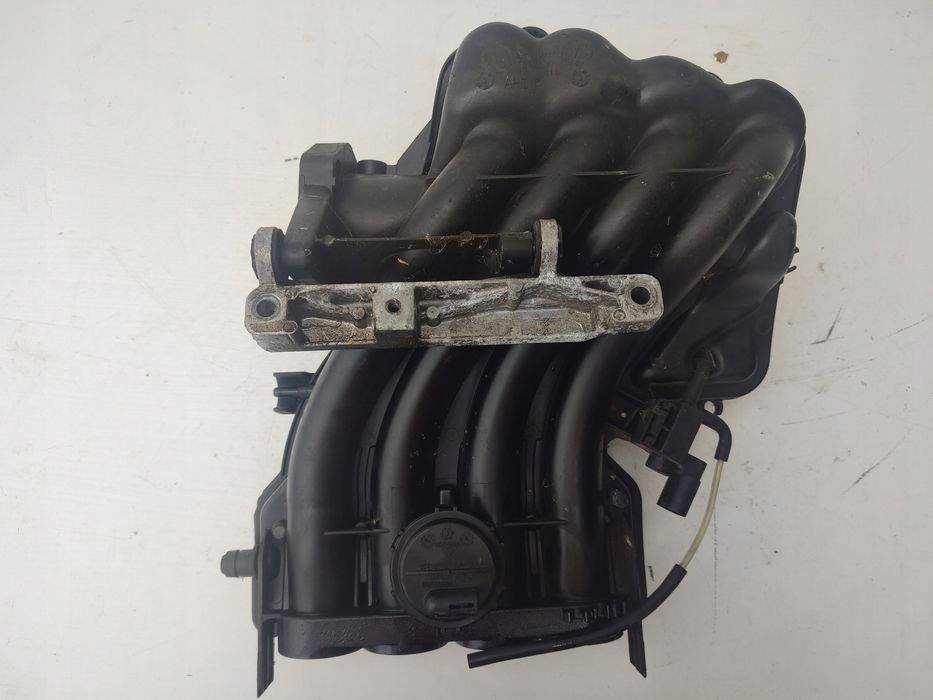 kolektor ssący audi a3 8p 1.6mpi