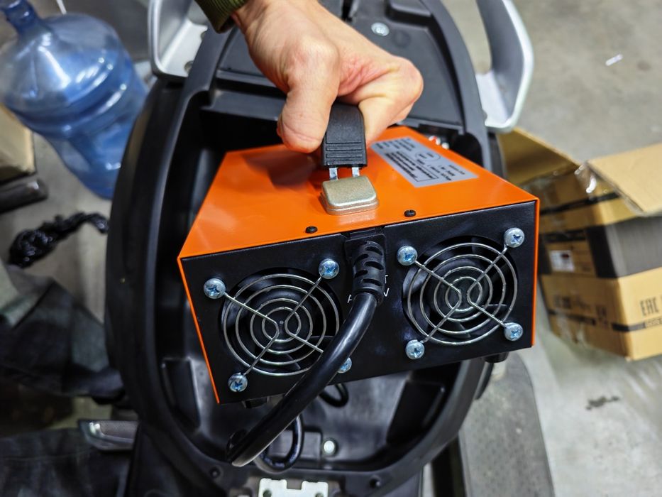 AIMA Mine Plus  100.8V електроскутер Bosch, нова батарея Li-ion NMC 24S 35Ah, 100.8V швидкість 70км/гол запас ходу 100км+ зарядка 18А