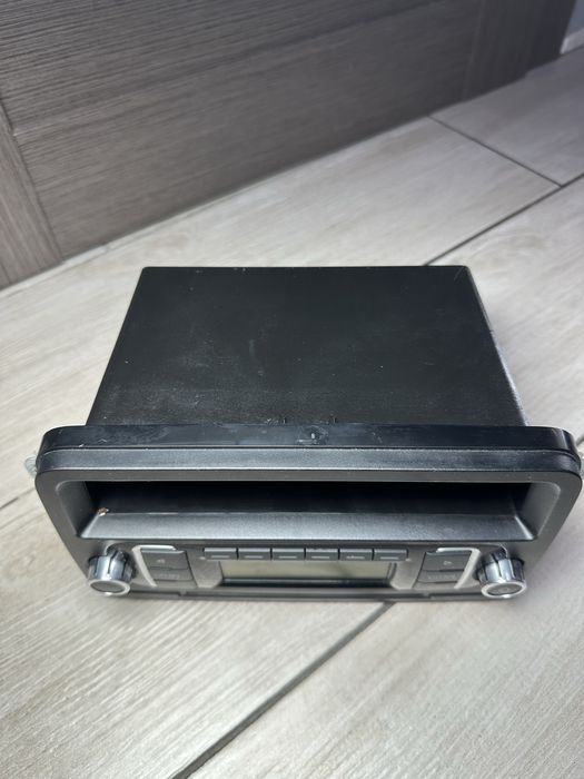 Штатна магнітола для Volkswagen  VW Golf 5 1K0 035 156 A Магнитола Фольксваген