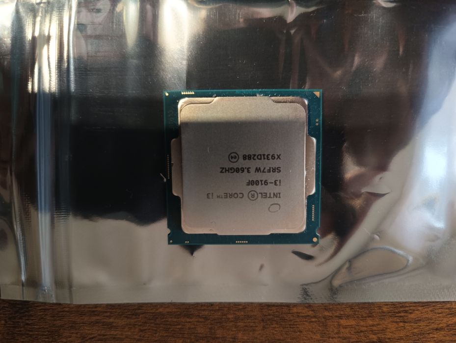 Procesor Intel i3 4 x 3,6 GHZ (i3-9100F) stan idealny