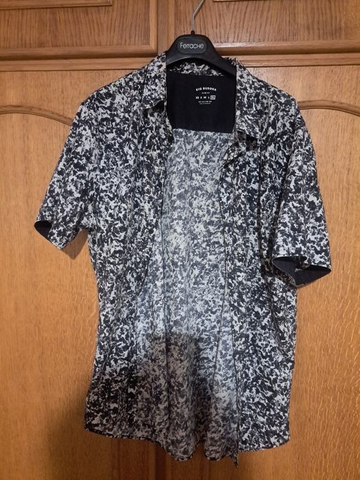 Camisas  em bom estado