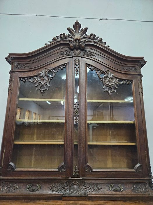 Wysoki rzeźbiony francuski kredens ludwikowski rocaille witryna 272cm/