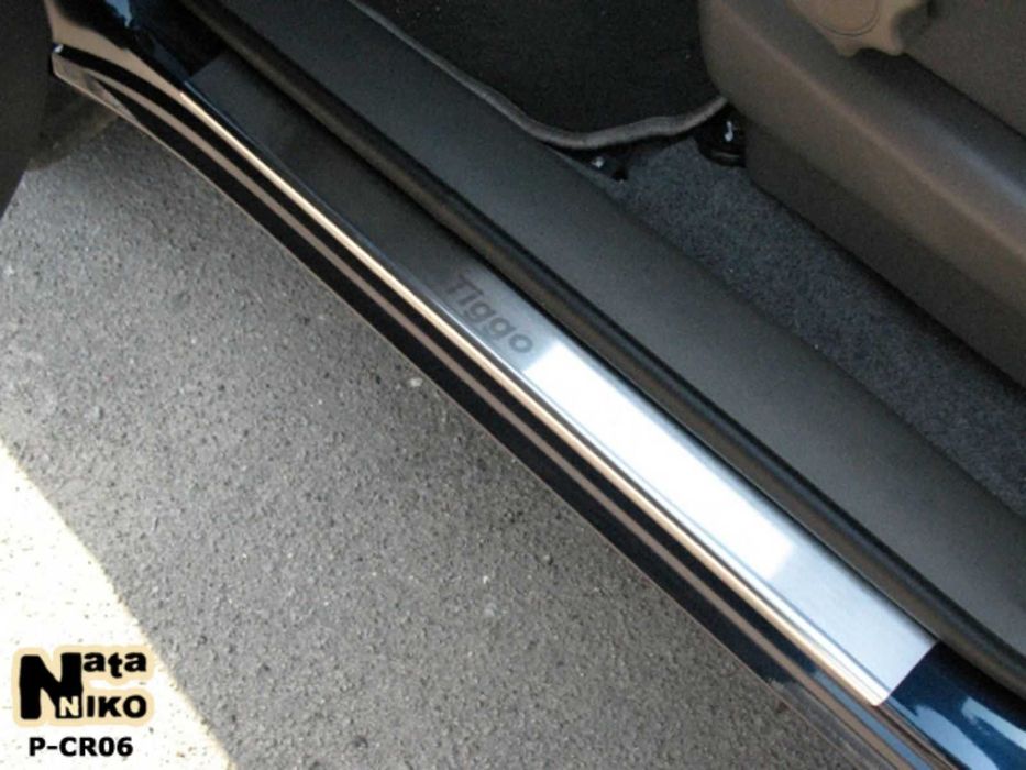 Накладки на пороги бампер на всі види авто