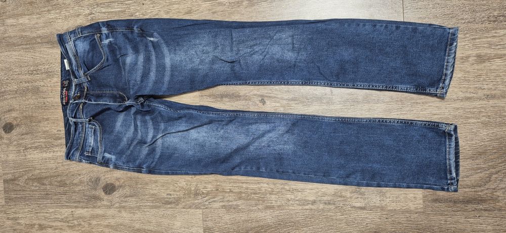 Джинси на підлітка