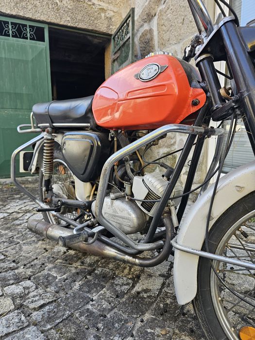 Famel 49cc – Clássica – Documentos em dia – 1500€