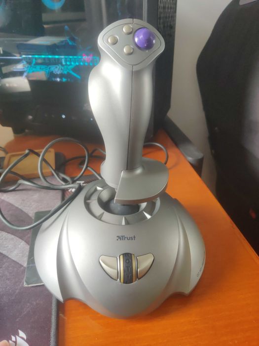 Joystick Trust QZ 50164297551784321122